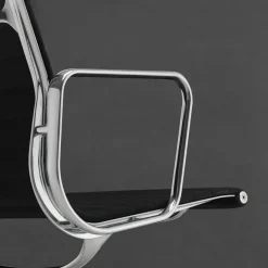 Aluminium Chair EA 119 kontorstol, sort læder fra<Vitra Online