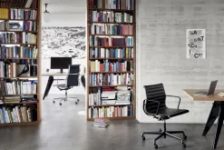 Aluminium Chair EA 117 Kontorstol, sort læder fra<Vitra New