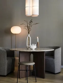 Androgyne Dining Table Ø120 natural oak, sand sten fra<Audo Copenhagen Hot