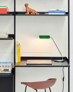 Apex Desk Lamp fra<HAY Best
