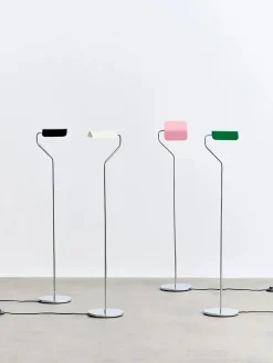 Apex Floor Lamp fra<HAY New