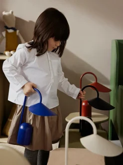 Arum Portable Bordlampe fra<Ferm Living Hot