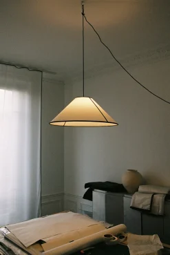 Ava Cone Pendant fra<HAY Discount