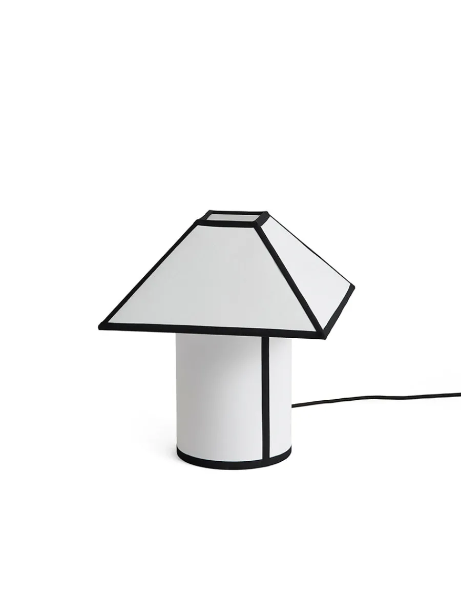 Ava Pyramid Table Lamp fra<HAY New