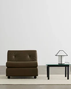 Ava Pyramid Table Lamp fra<HAY New