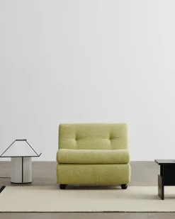 Ava Pyramid Table Lamp fra<HAY New