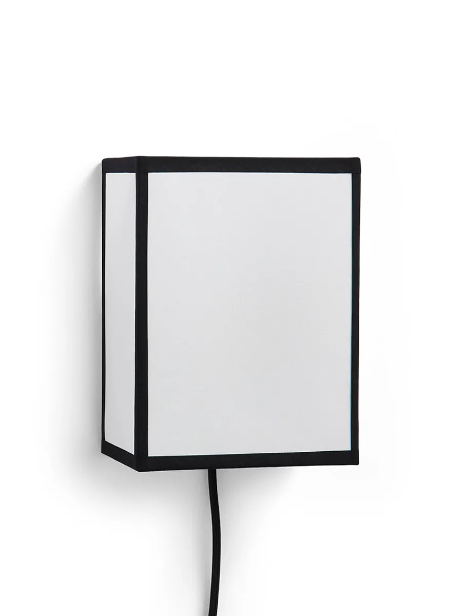 Ava Square Wall Lamp fra<HAY