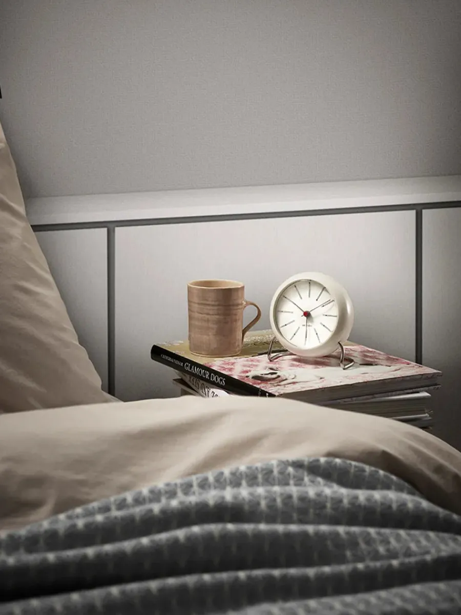 Bankers Bordur, hvid af Arne Jacobsen<Arne Jacobsen Clocks Discount