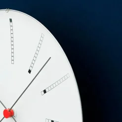 Bankers club vægur af Arne Jacobsen (Ø: 16)<Arne Jacobsen Clocks Discount