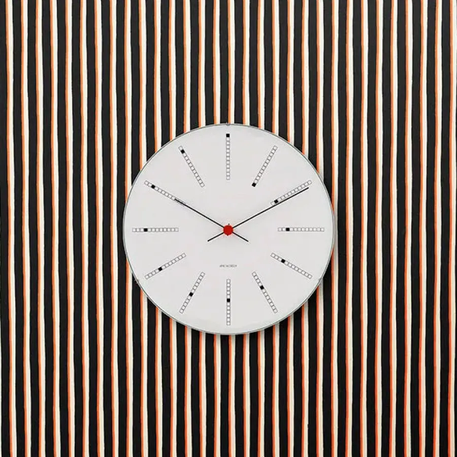 Bankers club vægur af Arne Jacobsen (Ø: 48)<Arne Jacobsen Clocks Hot