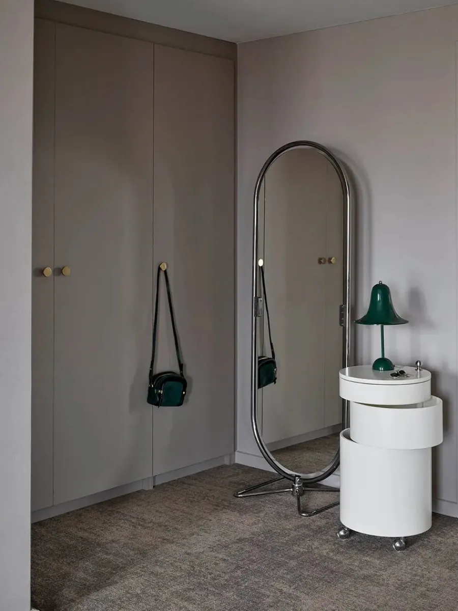 Barboy Sidebord, sort af Verner Panton<Verpan Discount