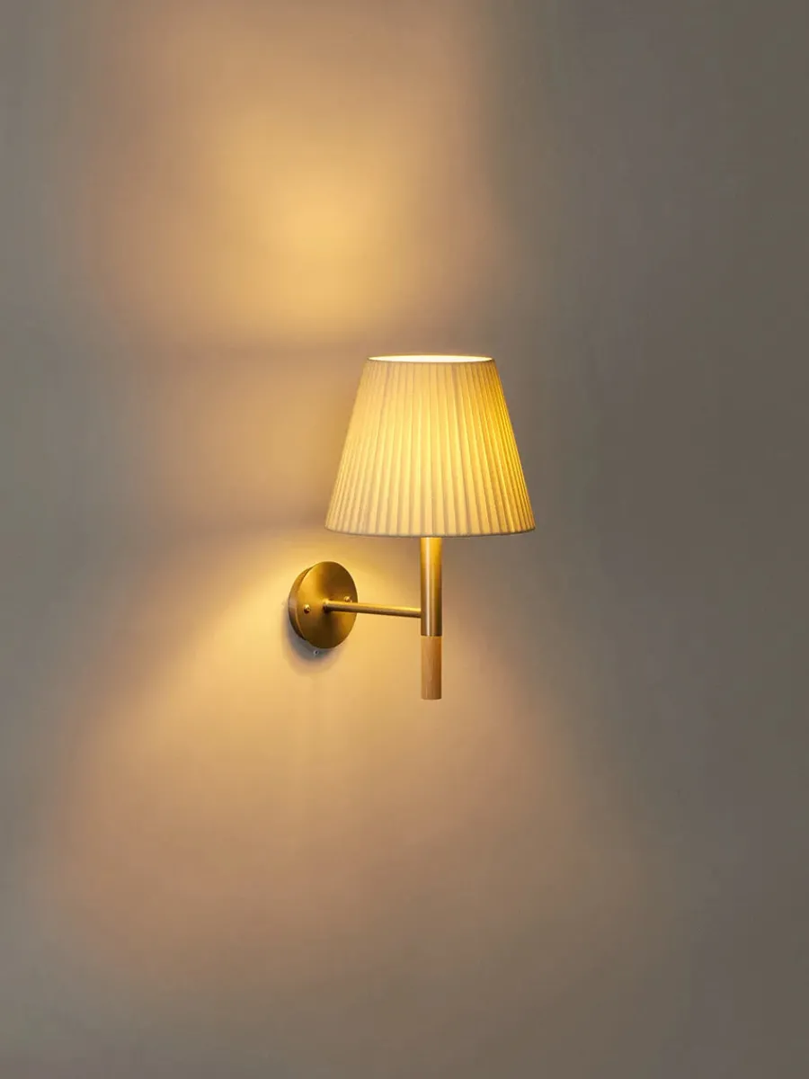 BC2 Væglampe fra Santa and Cole<Santa & Cole Hot