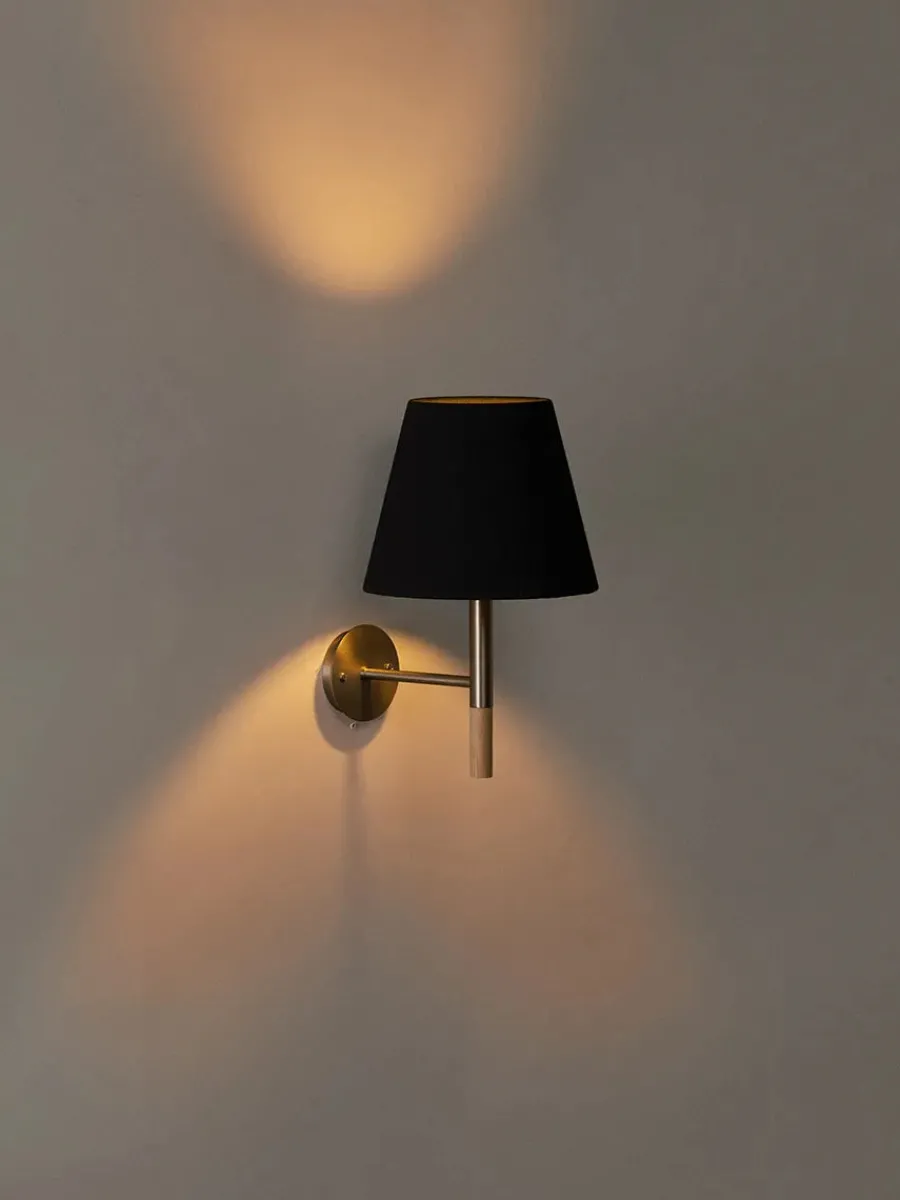 BC2 Væglampe fra Santa and Cole<Santa & Cole Hot