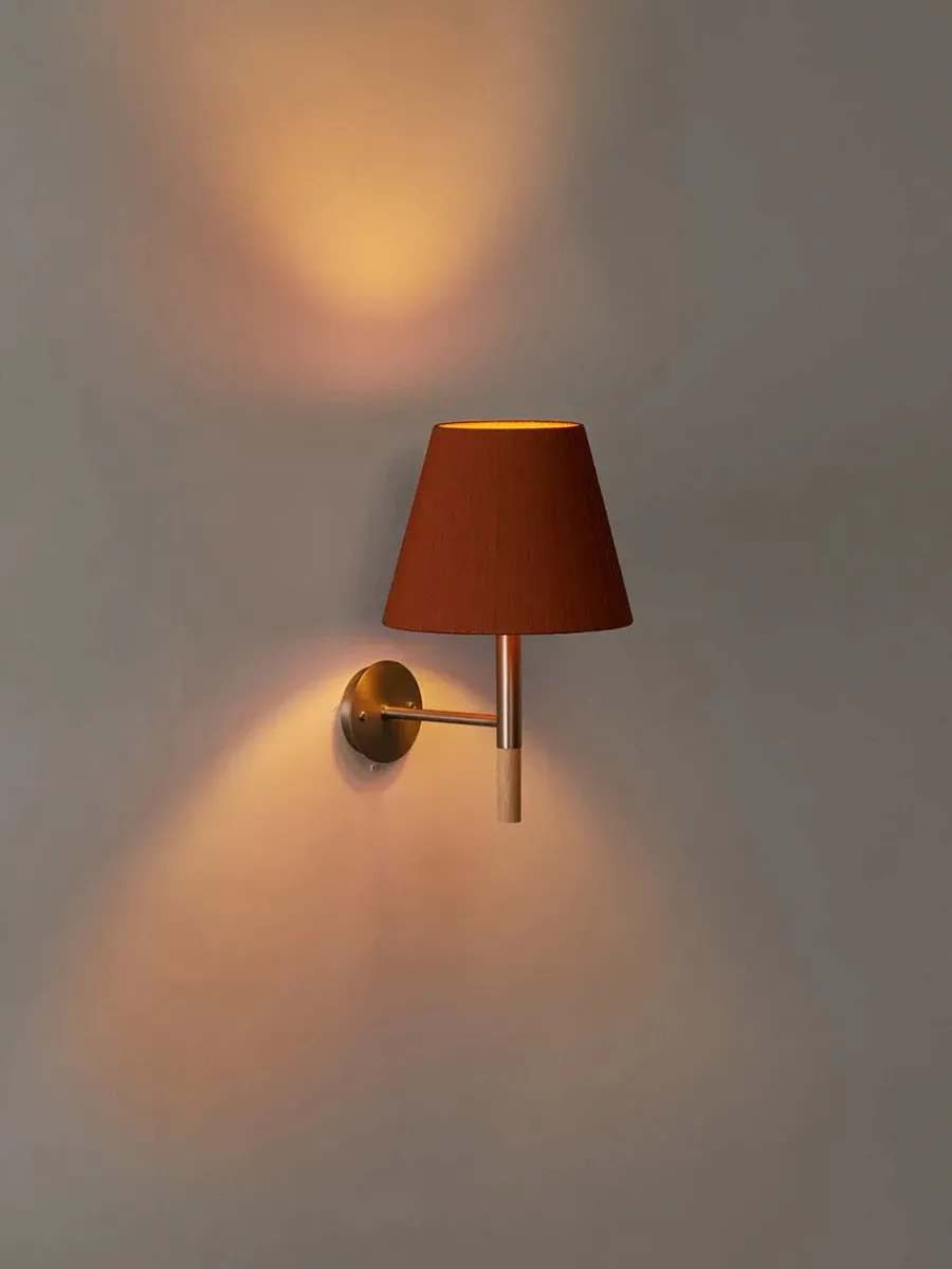 BC2 Væglampe fra Santa and Cole<Santa & Cole Hot