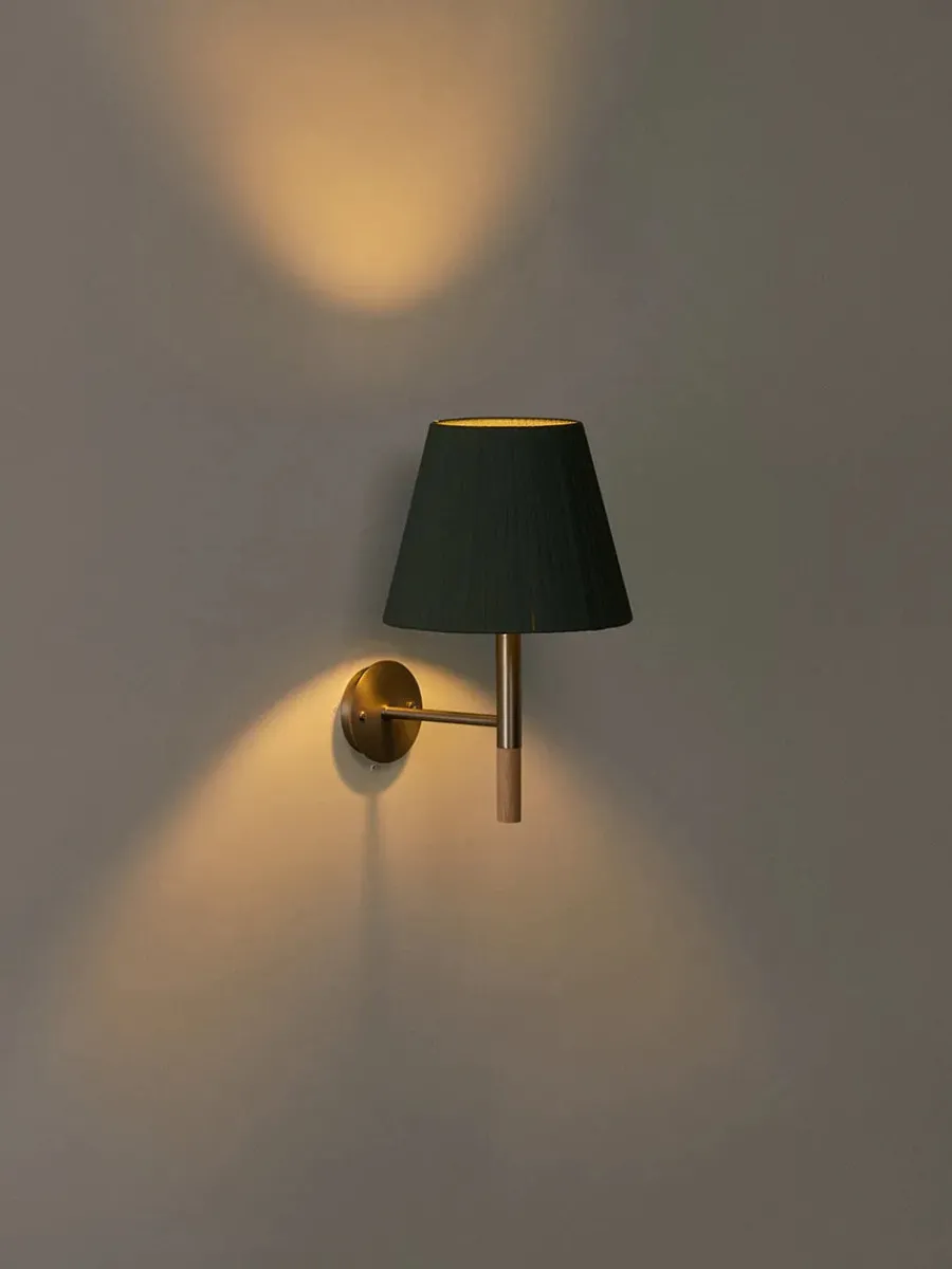 BC2 Væglampe fra Santa and Cole<Santa & Cole Hot