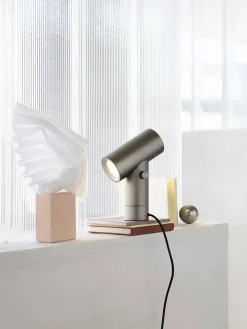Beam Table Lamp fra<Muuto Online