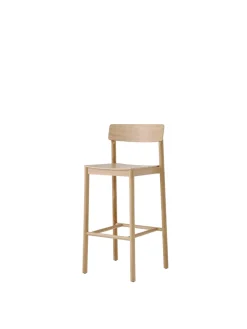 Betty TK16 Bar Chair fra<&Tradition Outlet
