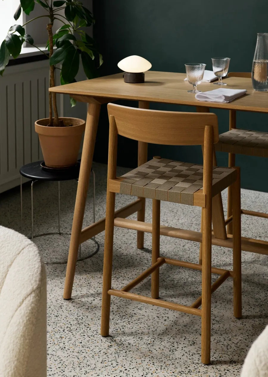 Betty TK12 counter barstol fra<&Tradition Online
