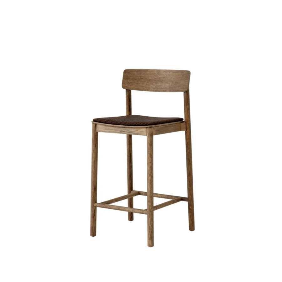 Betty TK14 counterstol med polster fra<&Tradition Best