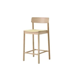 Betty TK14 counterstol med polster fra<&Tradition Best