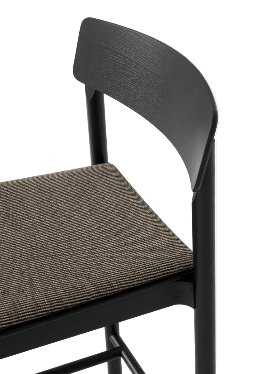 Betty TK14 counterstol med polster fra<&Tradition Best