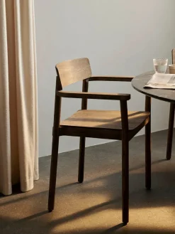 Betty TK10 Spisebordsstol, eg fra<&Tradition