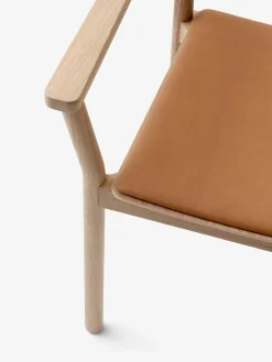 Betty TK11 Spisebordsstol, eg/cognac læder fra<&Tradition Clearance