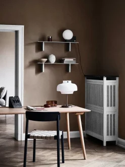 Betty TK1 spisebordsstol fra<&Tradition Outlet