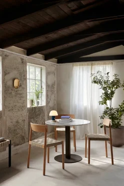 Betty TK1 spisebordsstol fra<&Tradition Outlet