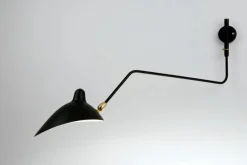 Big Wall Lamp w/1 Curved Arm af Serge Mouille<Editions Serge Mouille New