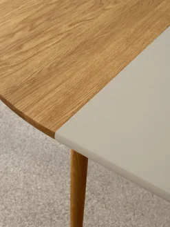 BM0121 Spisebord, olieret eg af Børge Mogensen<Carl Hansen & Søn New