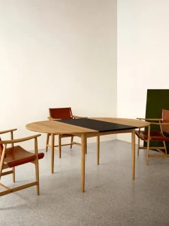 BM0121 Spisebord, olieret eg af Børge Mogensen<Carl Hansen & Søn New