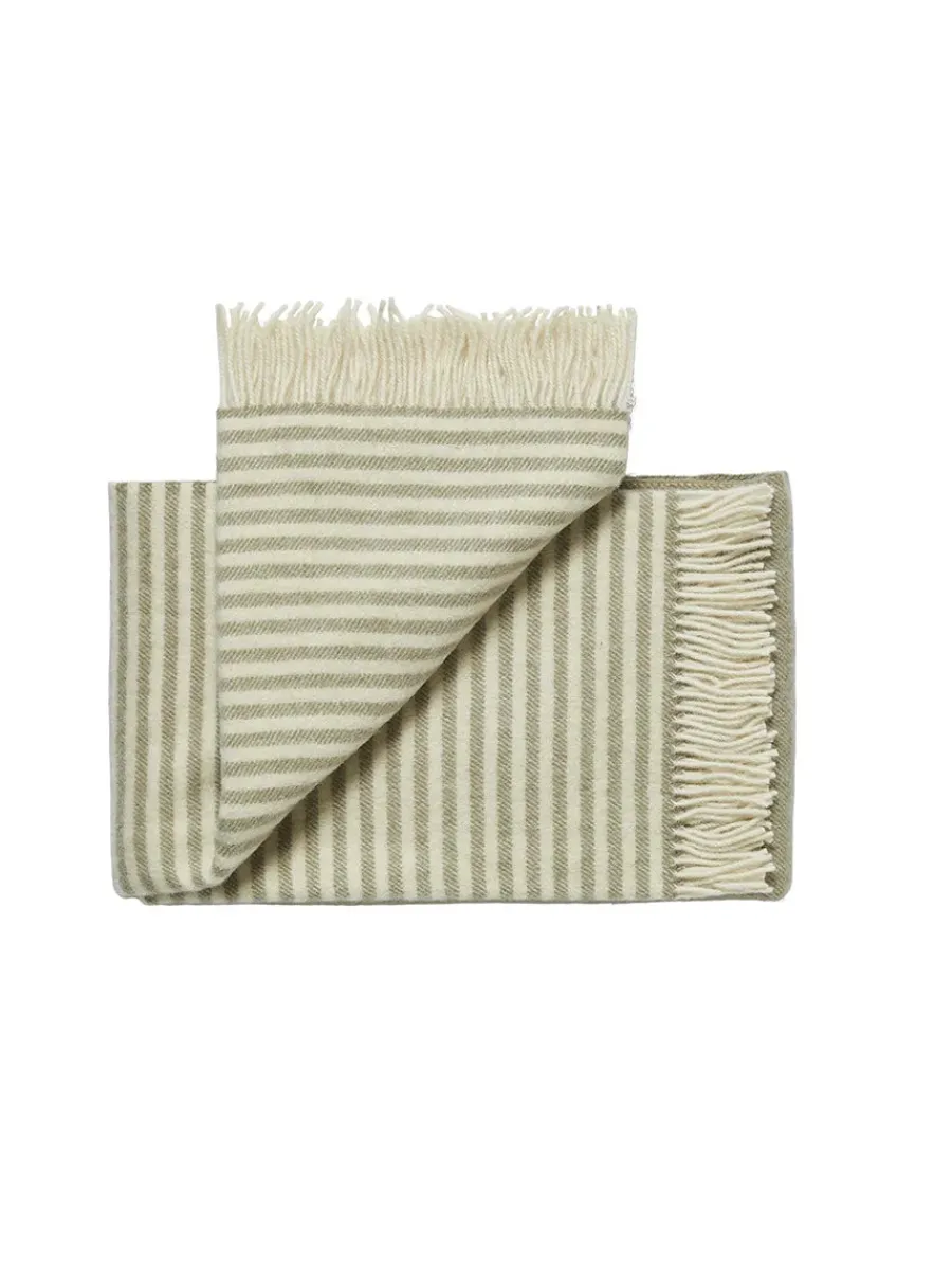 Bogø Plaid, light green fra<Silkeborg Uldspinderi Best