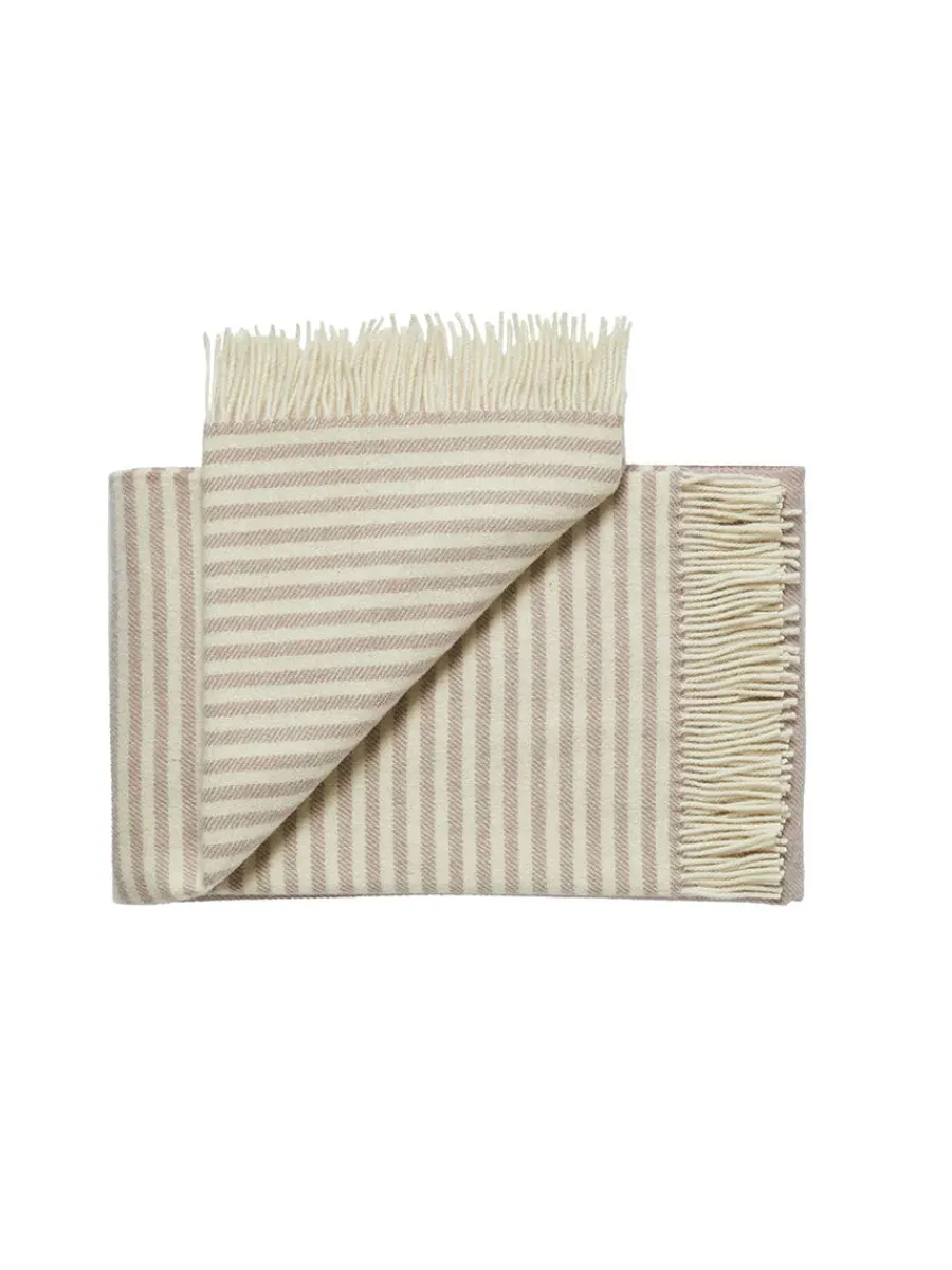 Bogø Plaid, light green fra<Silkeborg Uldspinderi Best