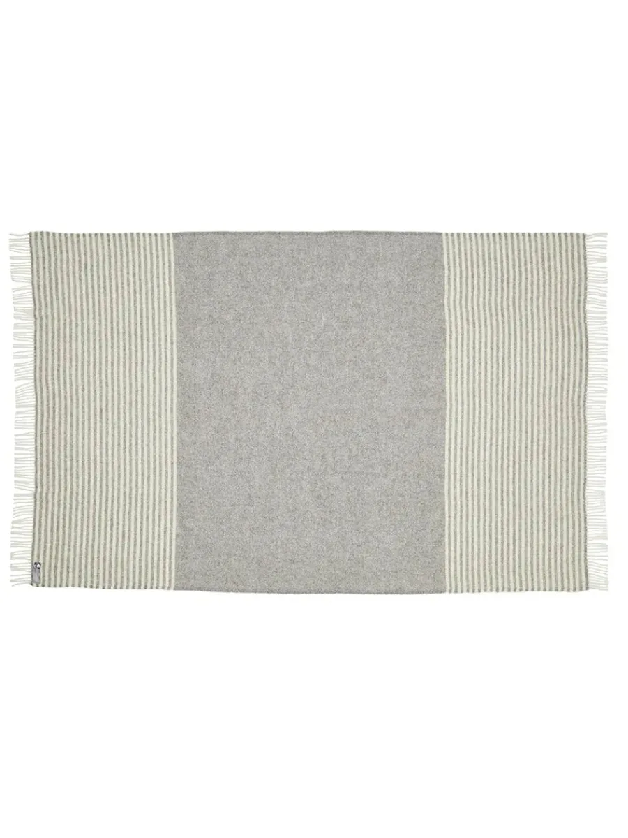 Bogø Plaid, light green fra<Silkeborg Uldspinderi Best