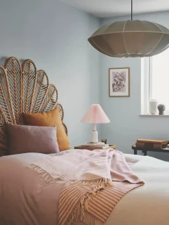 Bogø Plaid, light nordic grey fra<Silkeborg Uldspinderi