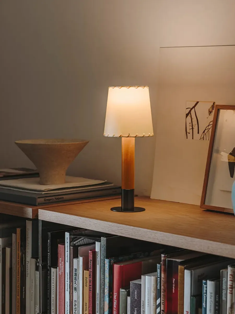 Básica M2 Bordlampe fra Santa and Cole<Santa & Cole Sale