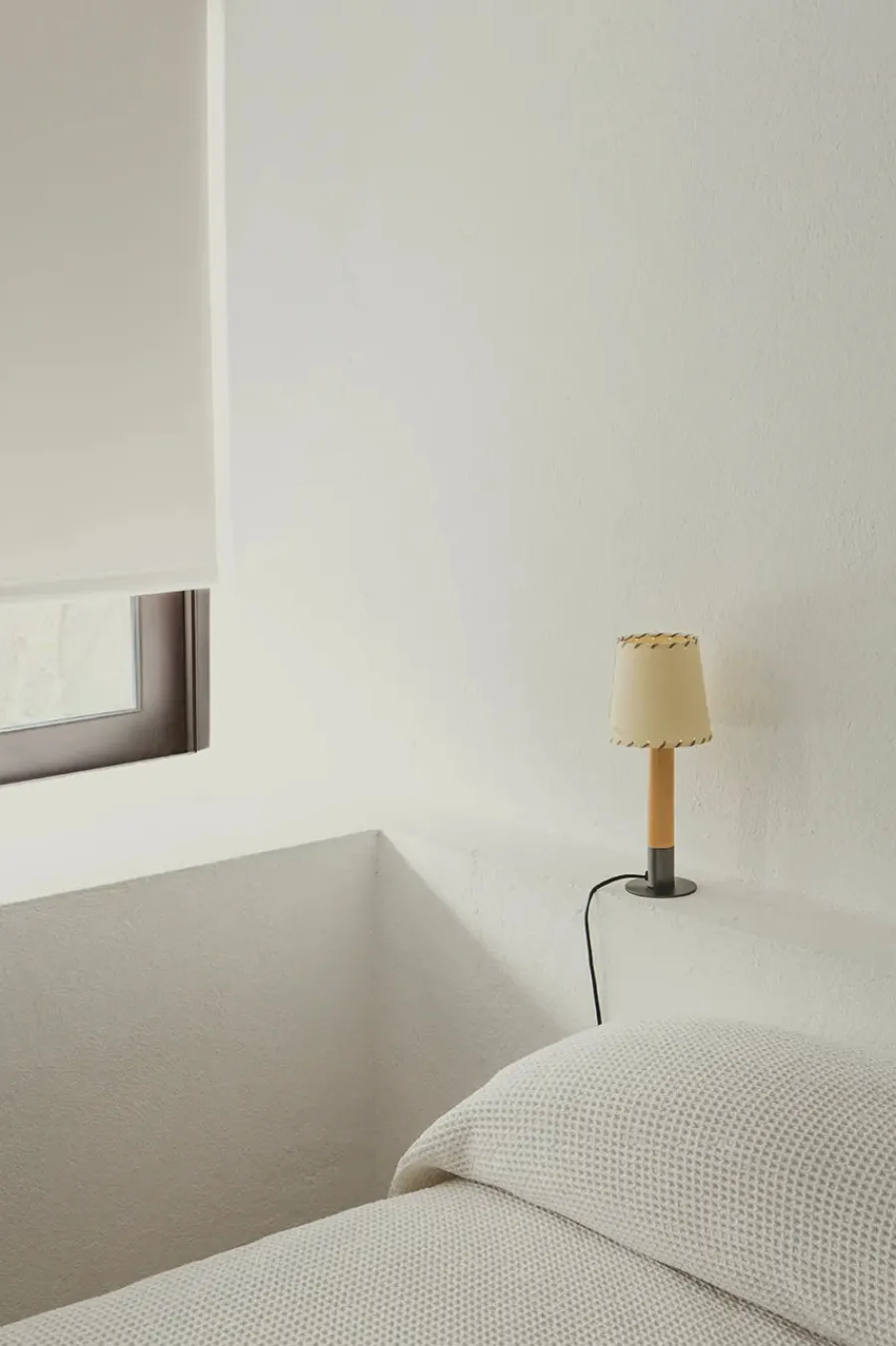 Básica Mínima Bordlampe fra Santa and Cole<Santa & Cole Discount