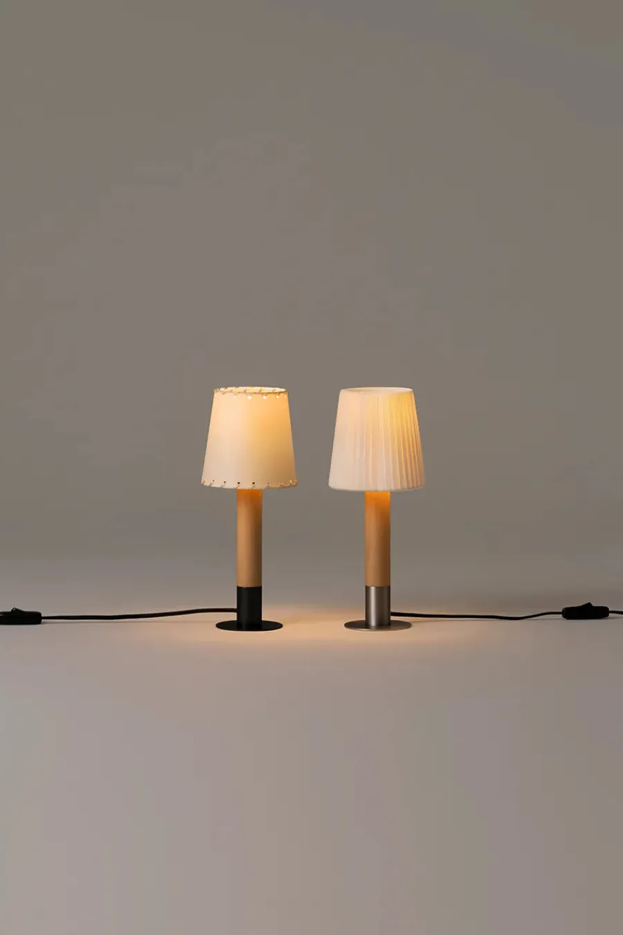 Básica Mínima Bordlampe fra Santa and Cole<Santa & Cole Discount