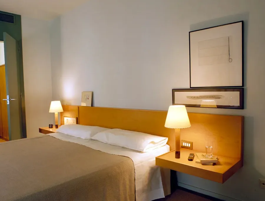 Básica Mínima Bordlampe fra Santa and Cole<Santa & Cole Discount