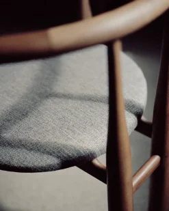 Bukowski Chair, valnød fra<New Works Hot