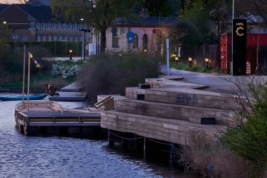 Bysted Pullert fra<Louis Poulsen Hot