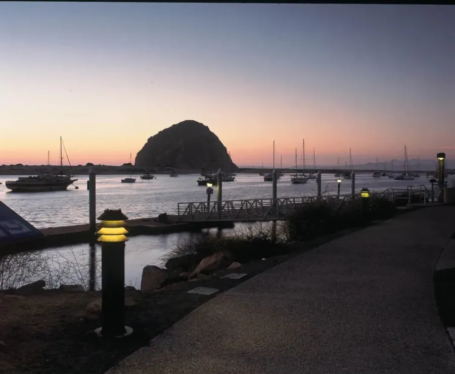 Bysted Pullert fra<Louis Poulsen Hot