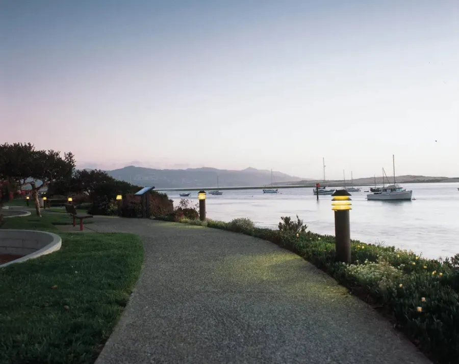 Bysted Pullert fra<Louis Poulsen Hot