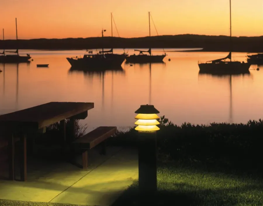 Bysted Pullert fra<Louis Poulsen Hot