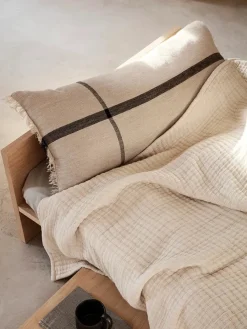 Calm pude 38 x 88 cm fra<Ferm Living Online