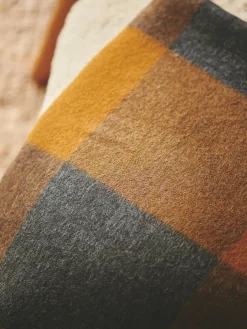 Caracas Plaid, black fra<Silkeborg Uldspinderi Best