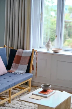 Caracas Plaid, black fra<Silkeborg Uldspinderi Best