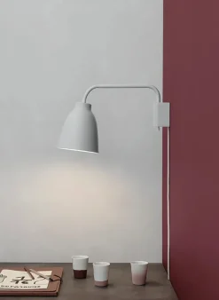 Caravaggio Read væglampe fra<Fritz Hansen Hot