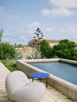 Carmel Coffee Table, pacific blue i 60 x 60 cm fra<GUBI Best